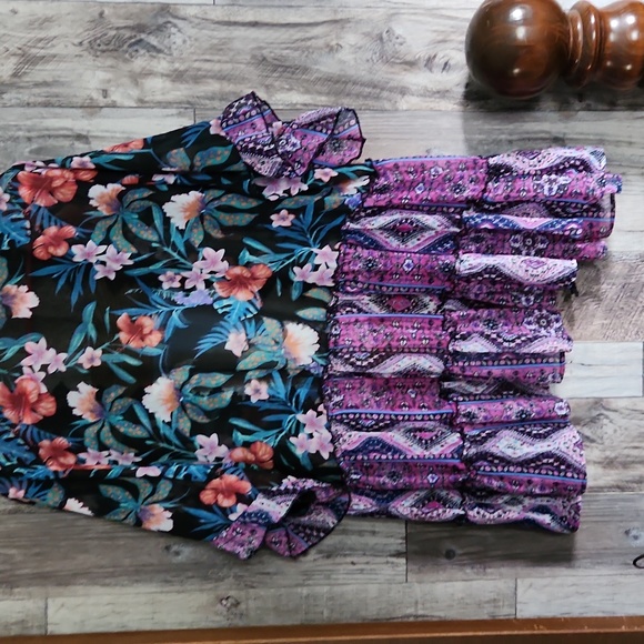 Beautiful cover up - Picture 2 of 5